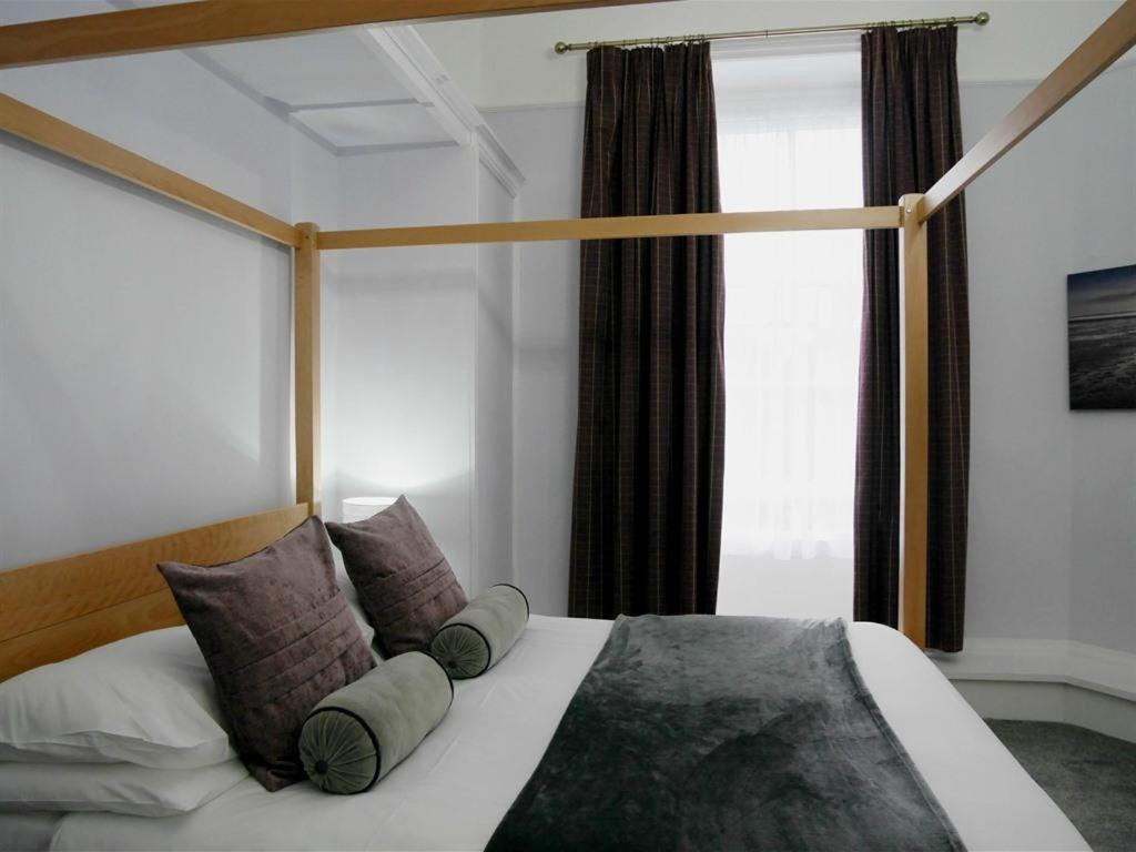 Norton House Hotel - Mumbles Swansea Extérieur photo